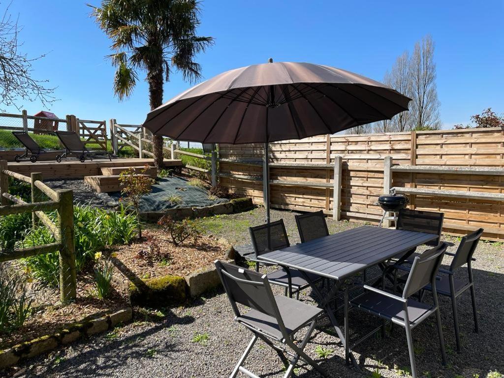 Maison Chaleureuse Avec Terrasse Et Vue Baie อาวร็องช์ ภายนอก รูปภาพ